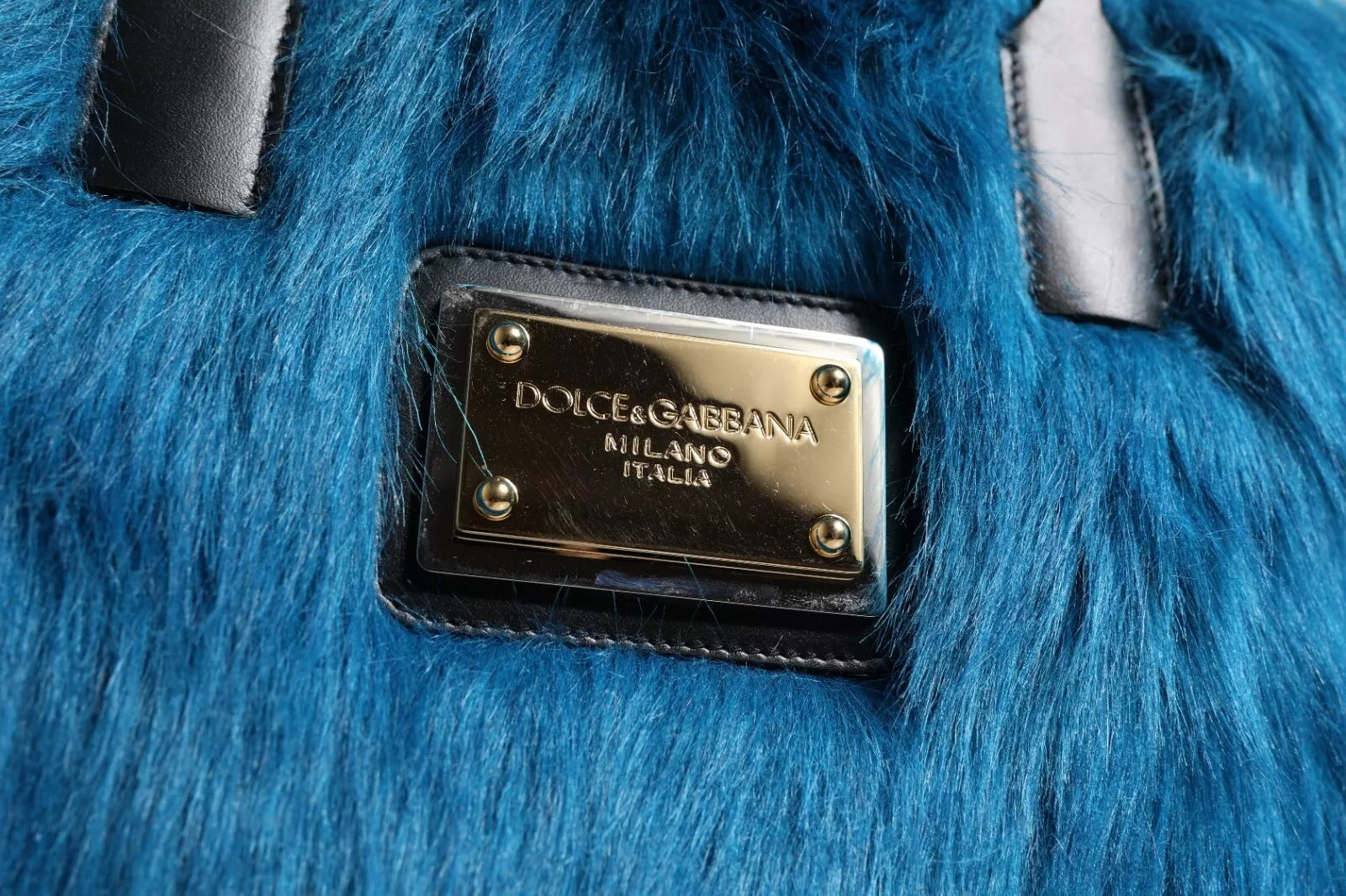Dolce & Gabbana Blaue Pelzlogoplakette mit doppeltem Henkel Umhängetasche